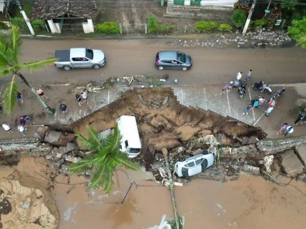 Brasil: más de 50 muertos por los derrumbes en la costa de San Pablo