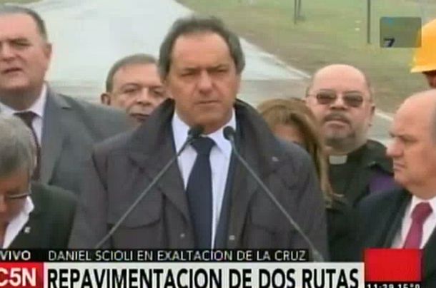 Scioli: Los piquetes irresponsables bloquean el acceso al trabajo