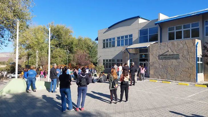 Un policía secuestró y abusó de una nena de 5 años en Neuquén