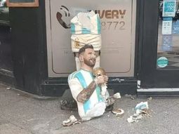 inconcebible: vandalizaron una estatua de messi en mar del plata inconcebible: vandalizaron una estatua de messi en mar del plata