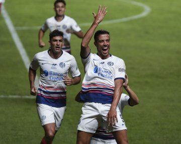 Un San Lorenzo muletto le ganó a Central con un final escandaloso