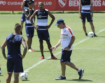 ¿El loco Holan? Drone y 12 colaboradores