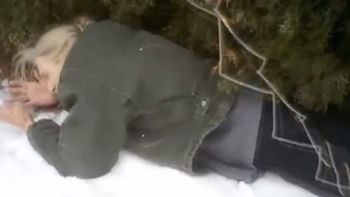 video: ataco a un hombre con un taser, lo mato de dos disparos y la absolvieron video: ataco a un hombre con un taser, lo mato de dos disparos y la absolvieron