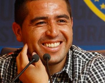 Ameal quiere juntar firmas para que  Riquelme vuelva a jugar en Boca