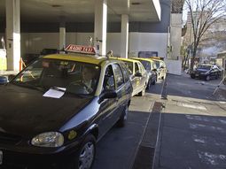 La furia de taxistas por la sorpresiva suspensión del suministro de GNC