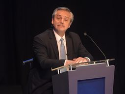 Alberto interpeló sobre el Correo y los parques eólicos y Macri respondió con evasivas