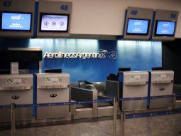 Paro de controladores: cancelan 28 vuelos y reprograman otros 43 servicios