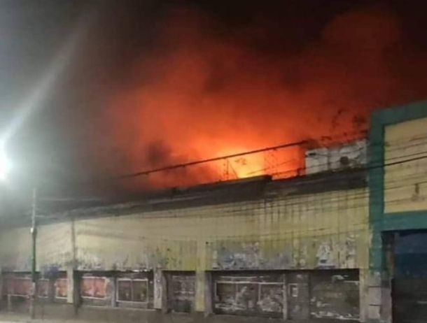 El fuego consumió gran parte del Mercado San Miguel