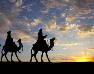 ¿De dónde viene la tradición de celebrar la llegada de los Reyes Magos?