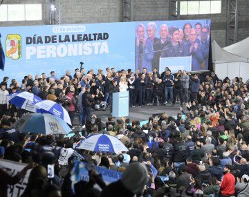 Con actos en todo el país y la mira en 2027, el peronismo conmemoró el Día de la Lealtad