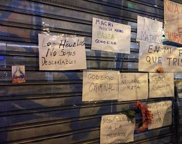El cartel que los jubilados dejaron en la puerta de Anses