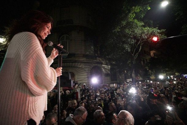 Cristina Kirchner: Aunque viviera mil años, no me van a alcanzar para agradecerles
