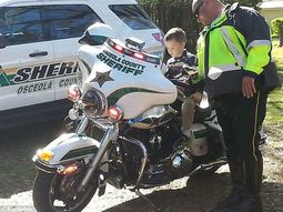 emocionante fiesta sorpresa a un nino autista con la ayuda de facebook emocionante fiesta sorpresa a un nino autista con la ayuda de facebook