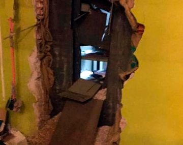 Golpe boquetero a una casa de cambio