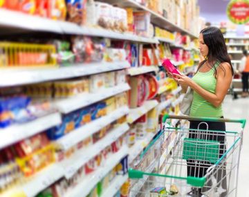 El consumo no remonta: las ventas en supermercados y shopping  cayeron 2