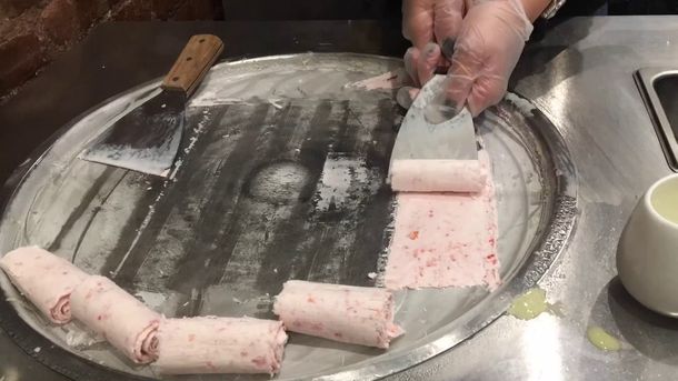 Helado de roll: una técnica tailandesa que se populariza en la Argentina