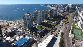 Los hoteleros de Punta del Este desestimaron el seguro de paro parcial que anunció el gobierno. Los hoteleros de Punta del Este desestimaron el seguro de paro parcial que anunció el gobierno.