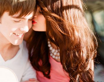 Latinos prefieren pequeños gestos a grandes regalos