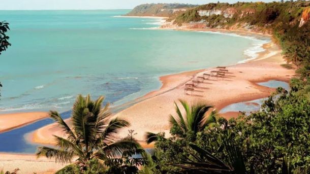 Caraíva se ubica en el estado de Bahía. Caraíva se ubica en el estado de Bahía.