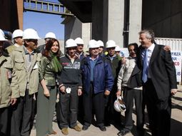 a traves de twitter, cristina kirchner deseo un #felizdiadeltrabajador a traves de twitter, cristina kirchner deseo un #felizdiadeltrabajador