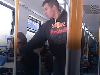 Así se robaron un celular en el tren Roca