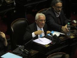 el kirchnerismo no logro quorum y se cayo la sesion por la ley antidespidos el kirchnerismo no logro quorum y se cayo la sesion por la ley antidespidos