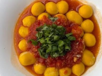 Valorado por sus pastas de primer nivel, este bodegón se ubica en pleno corazón de Almagro. 