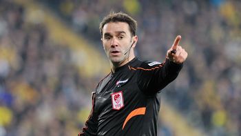 secuestran a un arbitro por no cobrar un penal en turquia secuestran a un arbitro por no cobrar un penal en turquia