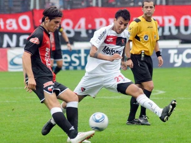 Newells recibe a Colón con el sueño de alcanzar la cima
