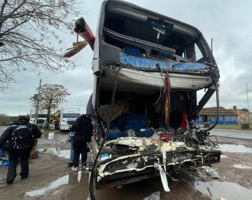 Tragedia en la ruta 11: revelan la identidad de los tres fallecidos del accidente entre un micro y un camión