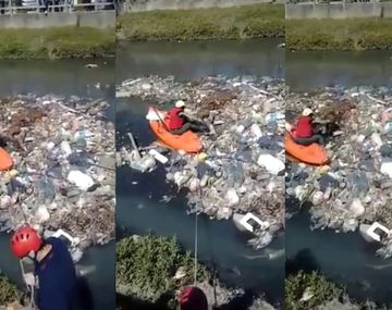 VIDEO: El duro rescate de un perrito en medio de un arroyo