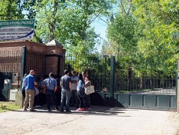 Abusos en un colegio: hallaron 500 mil pesos