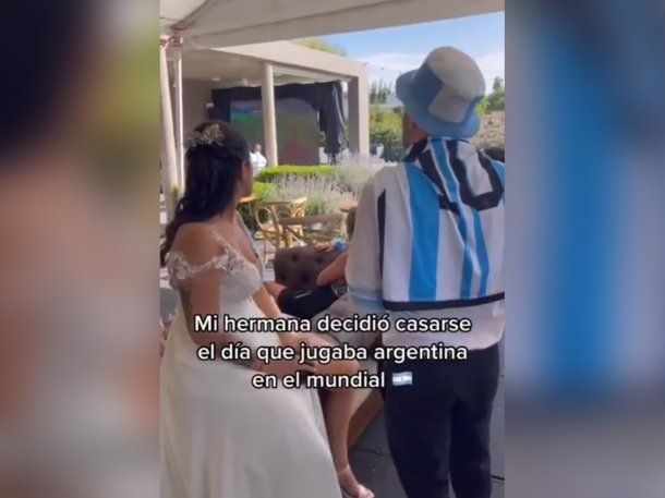 Doble festejo: vieron el partido de Argentina mientras celebraban su casamiento