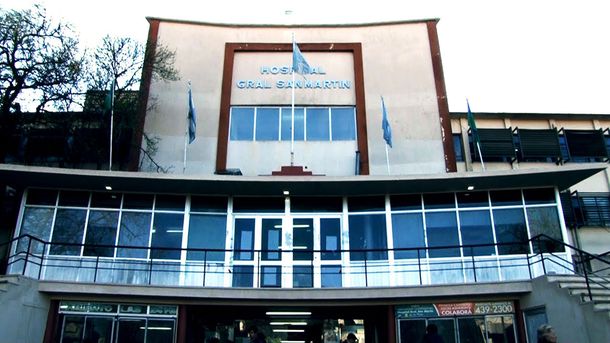 Mataron a balazos a un chico para robarle la moto y un menor sospechoso murió quemado por vecinos