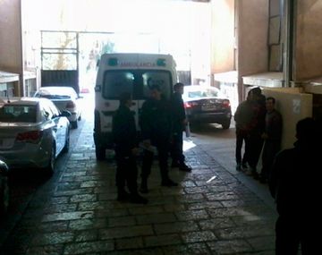 Se cosió la boca e intentó ahorcarse para no ir a juicio