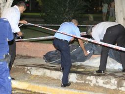 Estaba esperando a su novia en una plaza y murió al ser alcanzado por un rayo