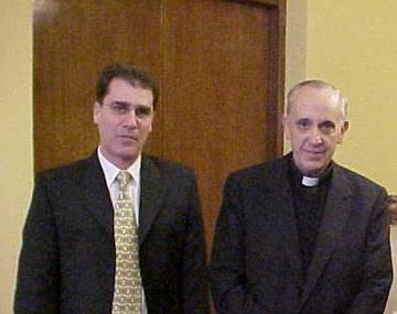 Francisco no ha dejado de acercase a nosotros como un hermano