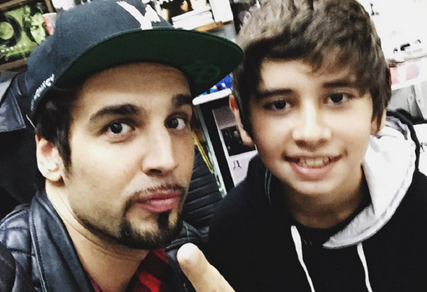 Gran gesto de Dante Spinetta con Lennon, el chico agredido por escuchar rock nacional