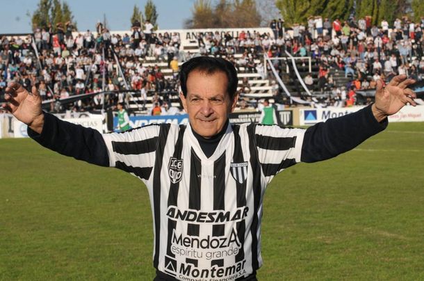 Se accidentó Víctor Legrotaglie, una gloria del fútbol mendocino