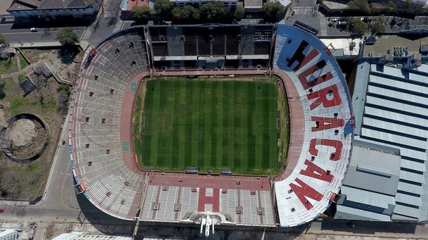 Murió un ex presidente de Huracán: su mujer y su amante se cruzaron en los avisos fúnebres