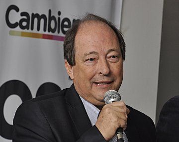 Fundador radical de Juntos por el Cambio advierte por ruptura si el PRO apoya a Milei
