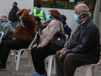 Hoy cobran los jubilados con ingresos hasta $ 23.120 y DNI terminado en 0