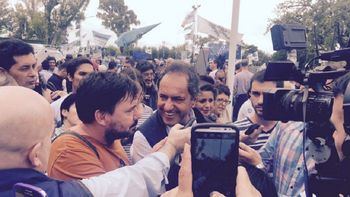 scioli pidio que el gobierno tambien sea respetuoso de la voluntad del 49% scioli pidio que el gobierno tambien sea respetuoso de la voluntad del 49%
