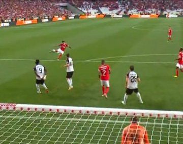El golazo de Enzo Fernández en su primer partido oficial con Benfica