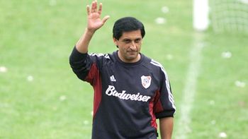 ramon diaz tuvo el primer contacto con su nuevo plantel ramon diaz tuvo el primer contacto con su nuevo plantel