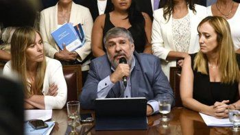 senadores de union por la patria repudian a lamelas y exigen que no se lo acepte como embajador senadores de union por la patria repudian a lamelas y exigen que no se lo acepte como embajador