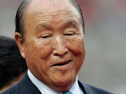 Murió a los 92 años el creador de la polémica secta Moon