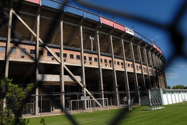 Robaron en la cancha de San Lorenzo: se llevaron televisores y heladeras