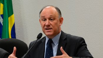 en medio de la crisis, renuncio un funcionario del gobierno de dilma rousseff en medio de la crisis, renuncio un funcionario del gobierno de dilma rousseff