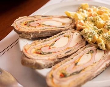 Este bodegón marplatense es uno de los faros de la gastronomía costera gracias a sus porciones abundantes y precios económicos. 
